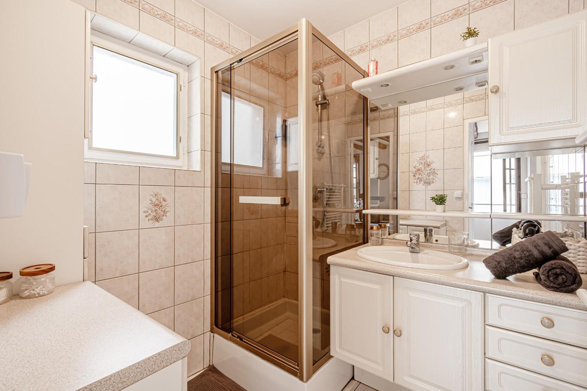 Apartment 2 Pieces 36m2, Cdg Airport, Disneyland Paris, Asterix, Parc Des Expo, 10min Gars De Chelles